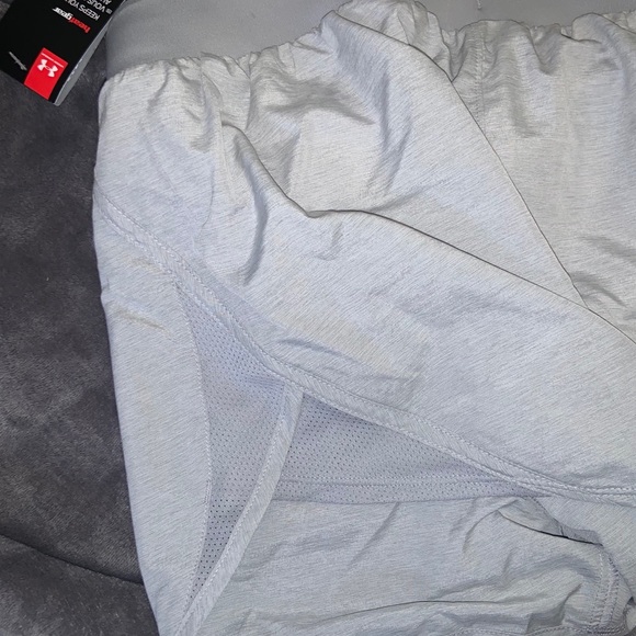 Underarmour gym shorts!! - Picture 3 of 3